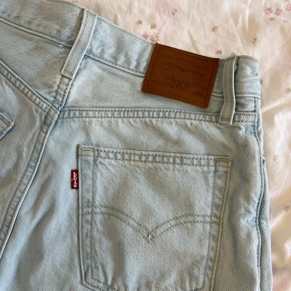 Levi’s Light Wash Jean Skort Size 26 - Picture 4 of 7